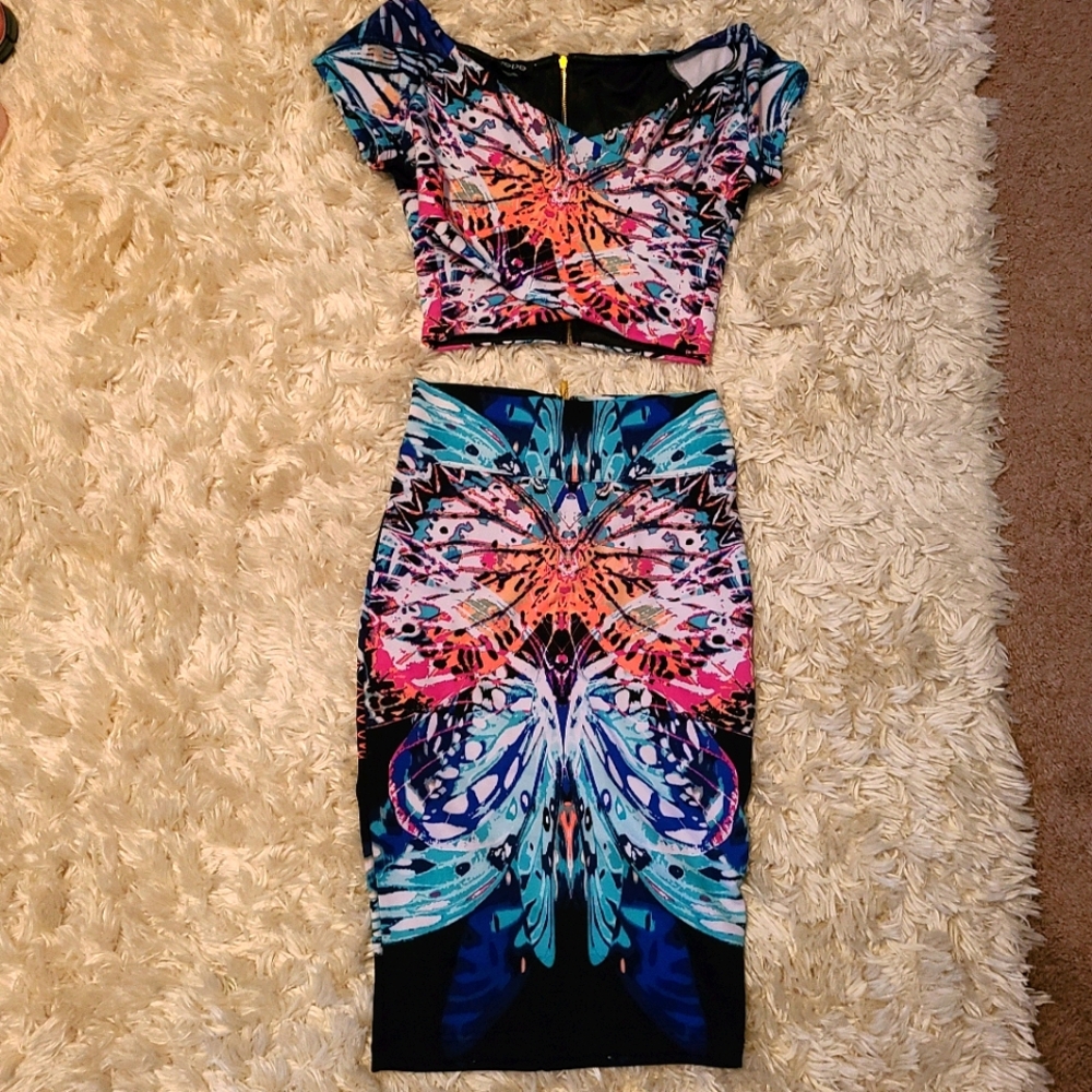 Bebe skirt and matching crop top